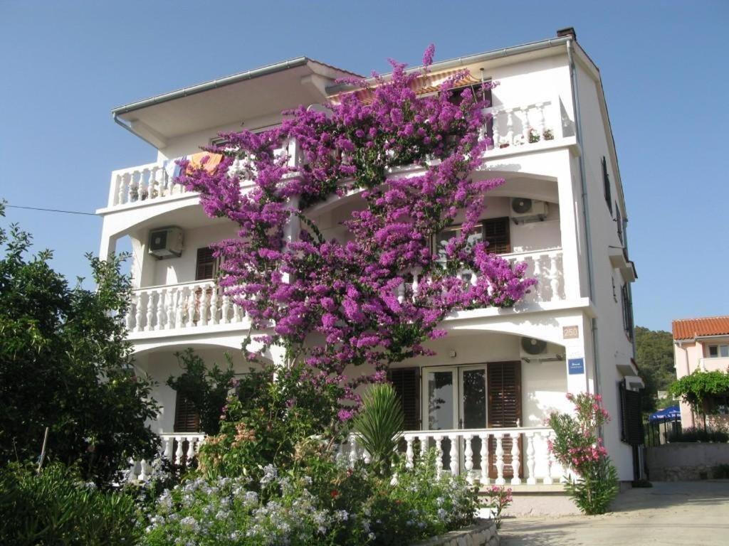 Apartments By The Sea Barbat, Rab - 17620 Barbat na Rabu ภายนอก รูปภาพ