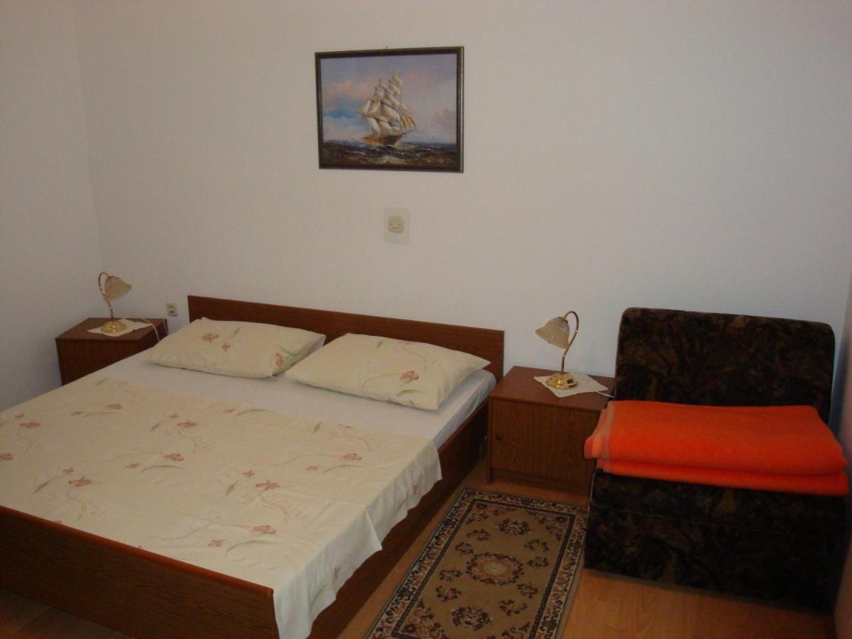 Apartments By The Sea Barbat, Rab - 17620 Barbat na Rabu ภายนอก รูปภาพ